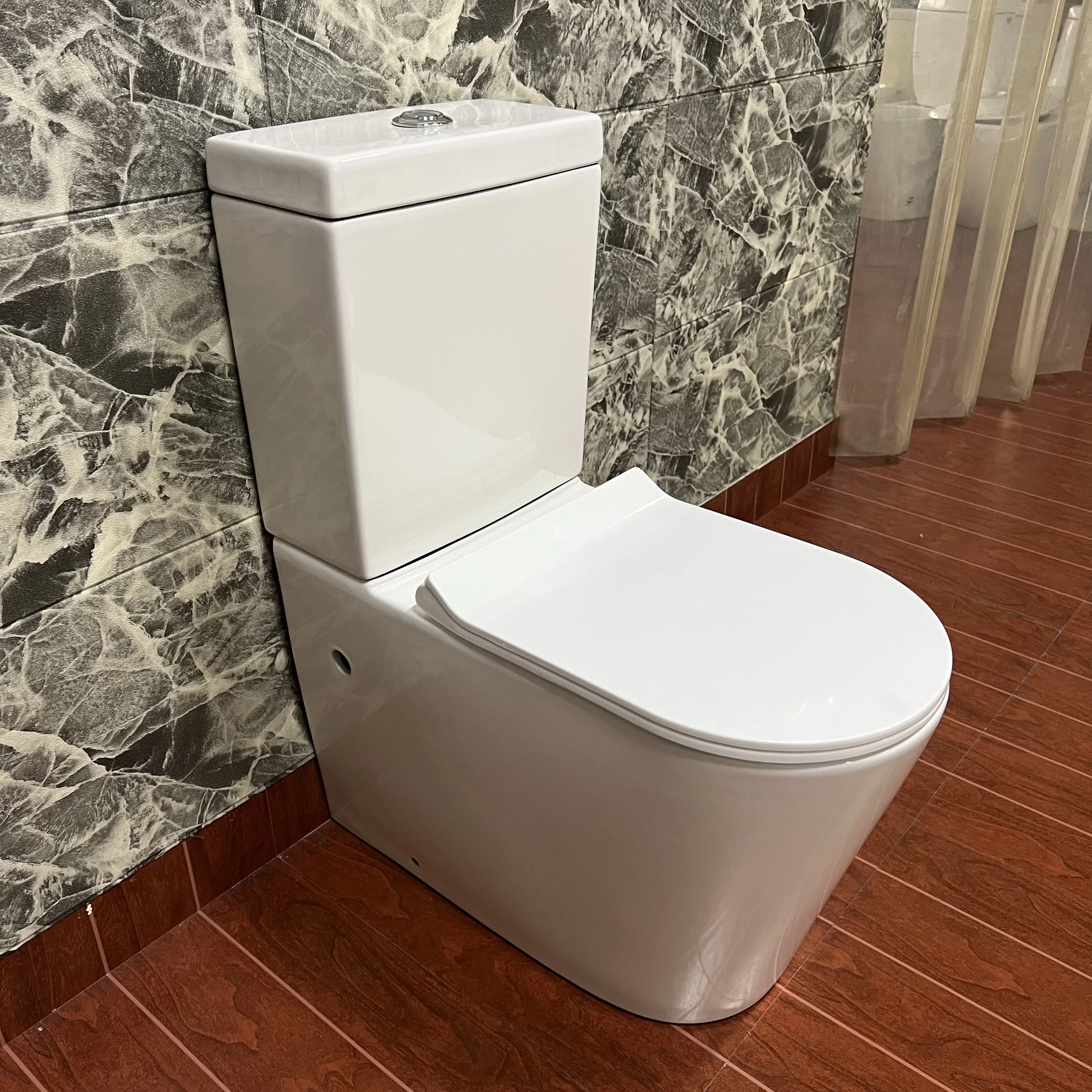 Large flush luxury ceramic toilet large elderly modern split body water tank toilet cover bathroom seat flush toilet