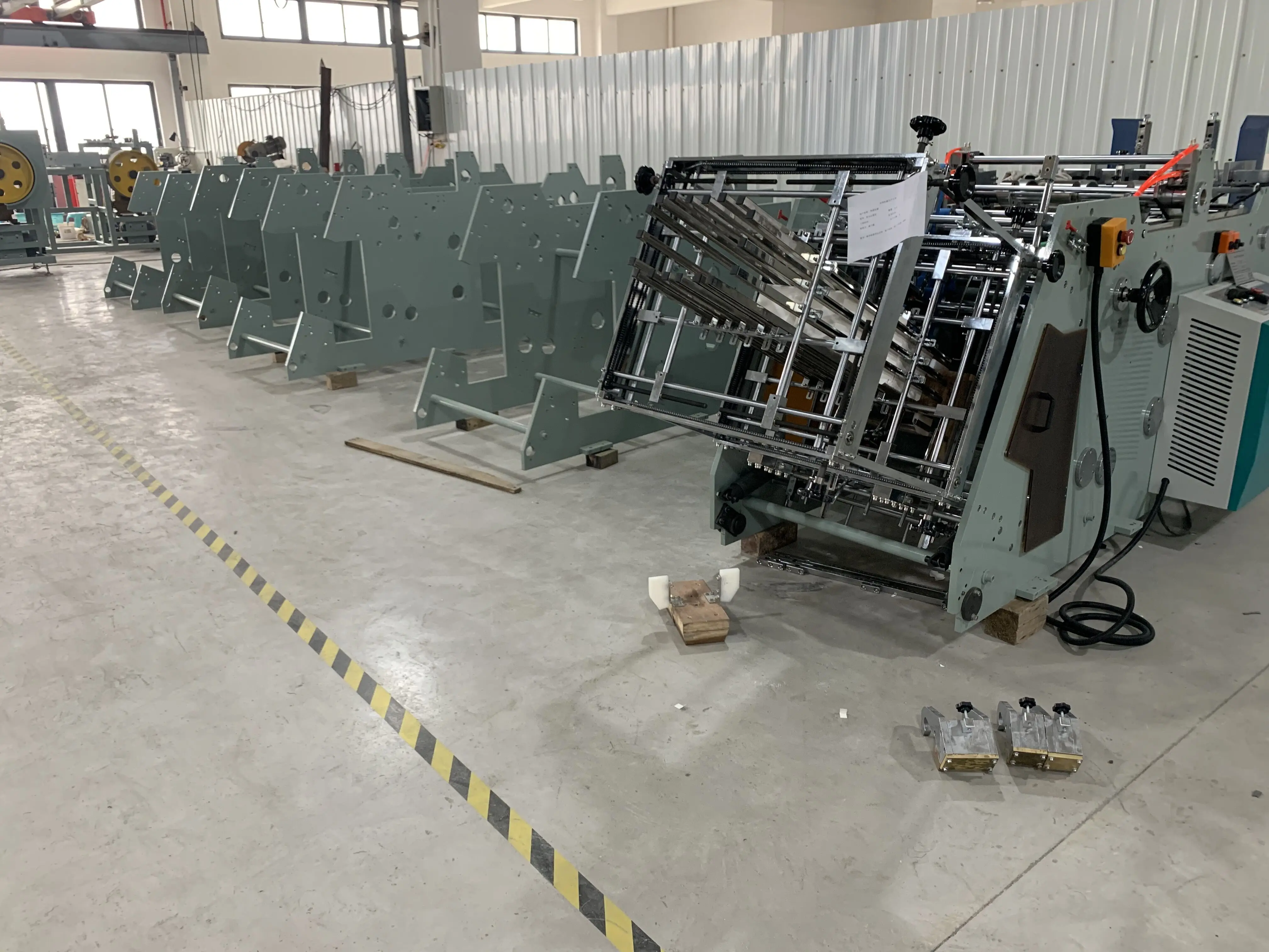 Disposable Paper Take Away Food Box Machine Pe Cardboard Paper Boxes Making Machine With Food Packaging