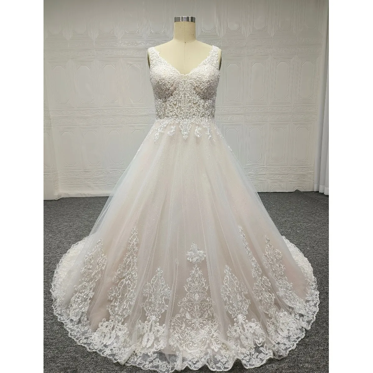 QUEENS GOWN custom made plus size detachable bolero bridal vintage lace embroider A-line rose gold luxury retro wedding dress
