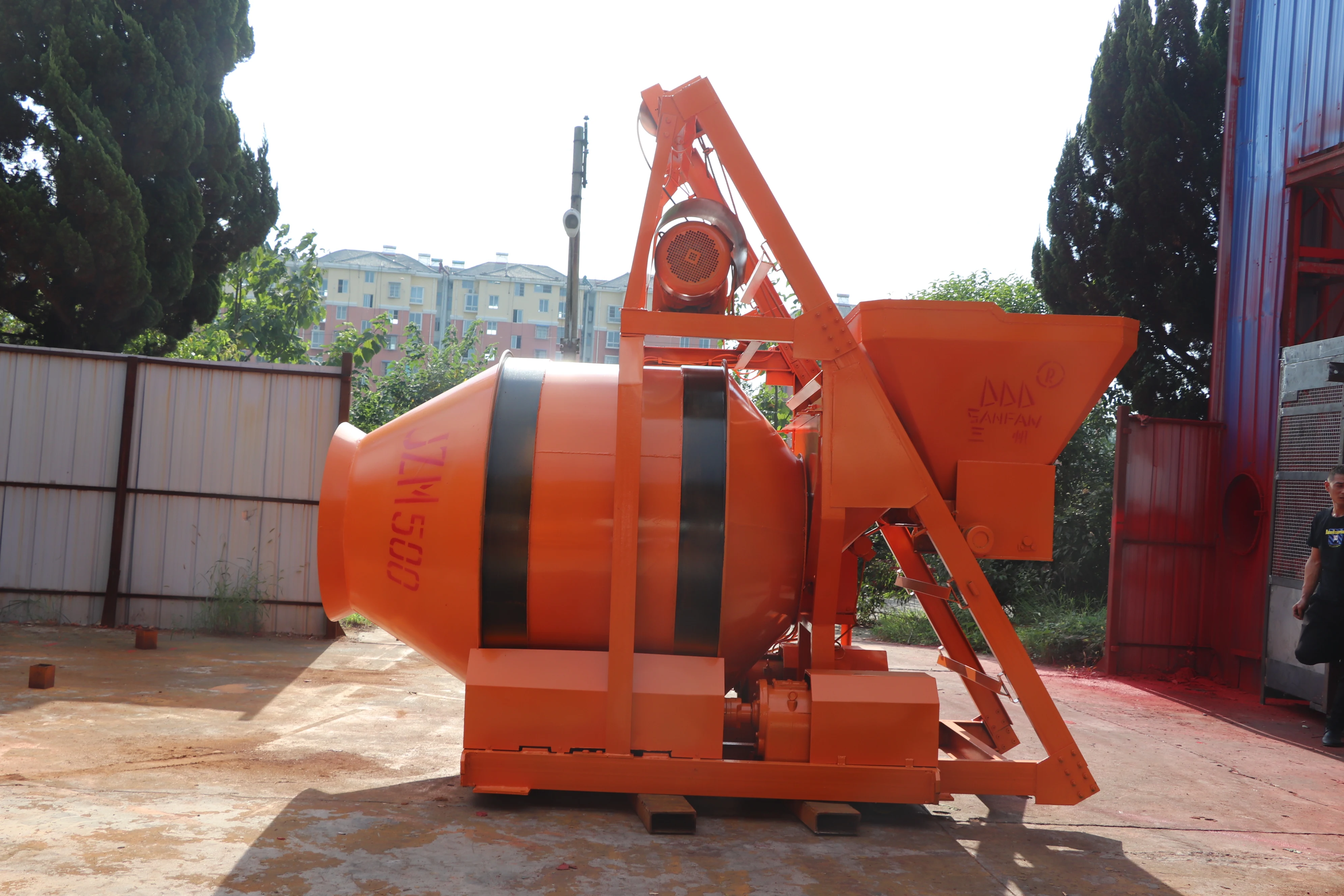 JZM500TT Mobile Mini Electric concrete mixer with pump Towable 1 bag 350L diesel gasoline or motor concrete mixer price