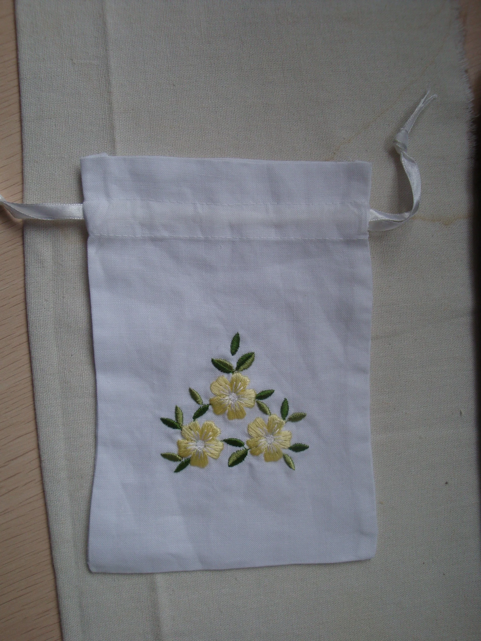 100% pure linen hand hemstitch custom embroidery lavender sachet bag/pillow