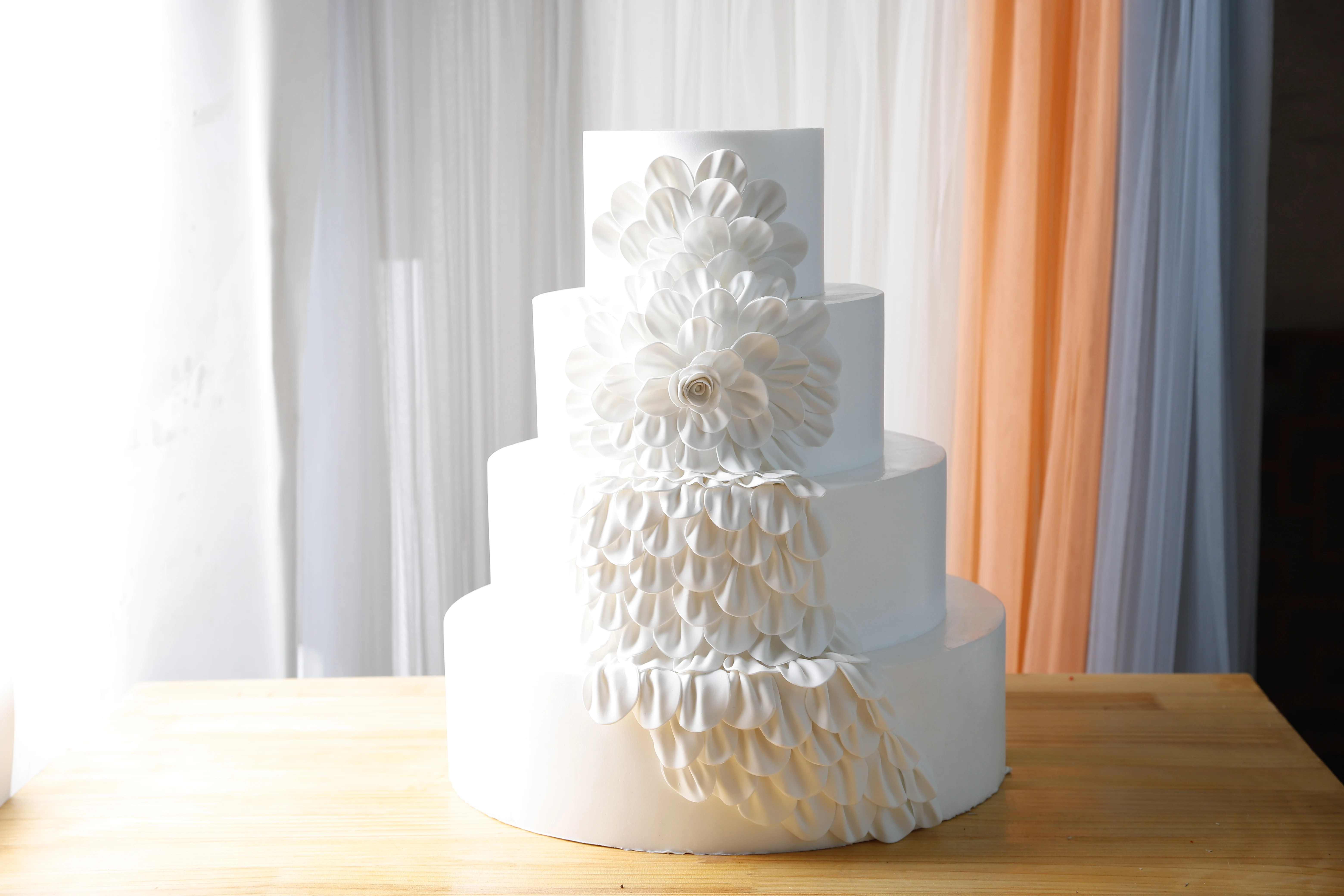 Customized Dummy Cake Fashionable Artificial Fake Cake for Birthday & Wedding Made of Durable Silicone for Window Display Sample