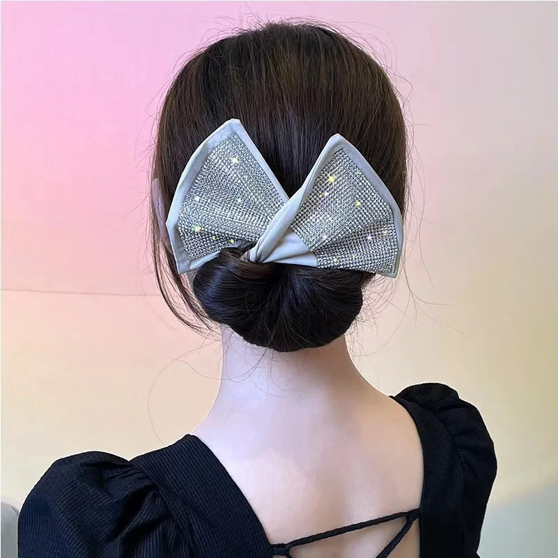 Sequins with diamond bowknot lazy twisting hairpin. Convenient ball head artifact. Magic twisting clip jewelry
