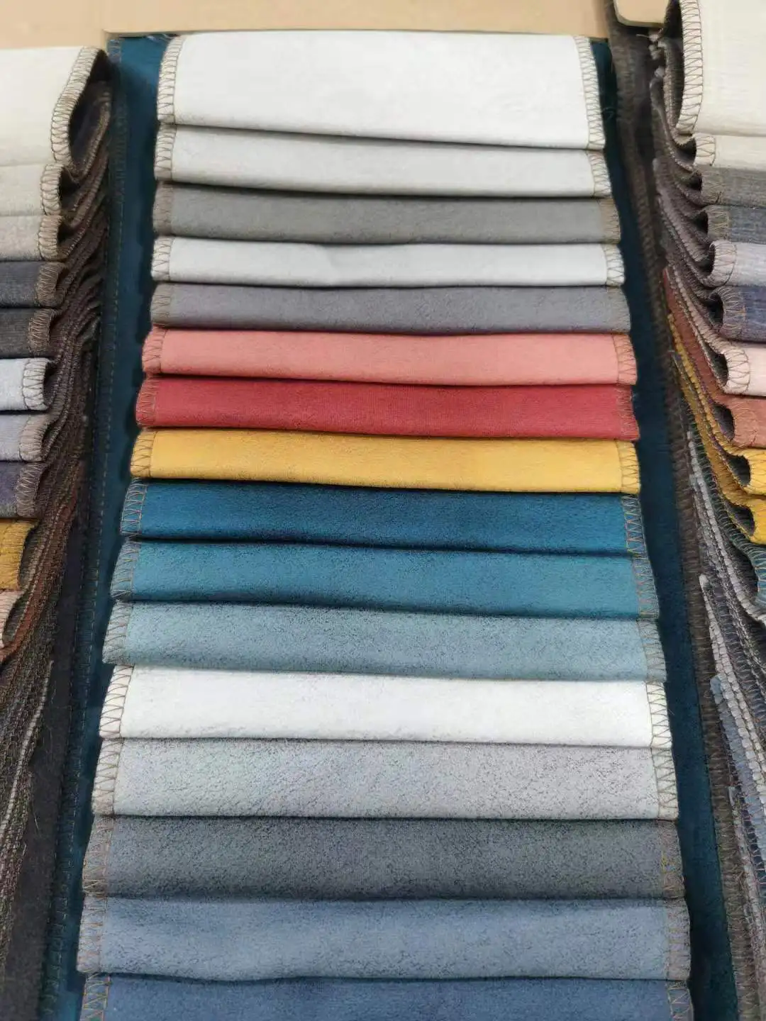 Luxury Soft Plush Holland Velvet Fabrics Upholstery Furniture Dyed Fabrics Sofa for Home Textile Chair Tricot Jacquard Fabric