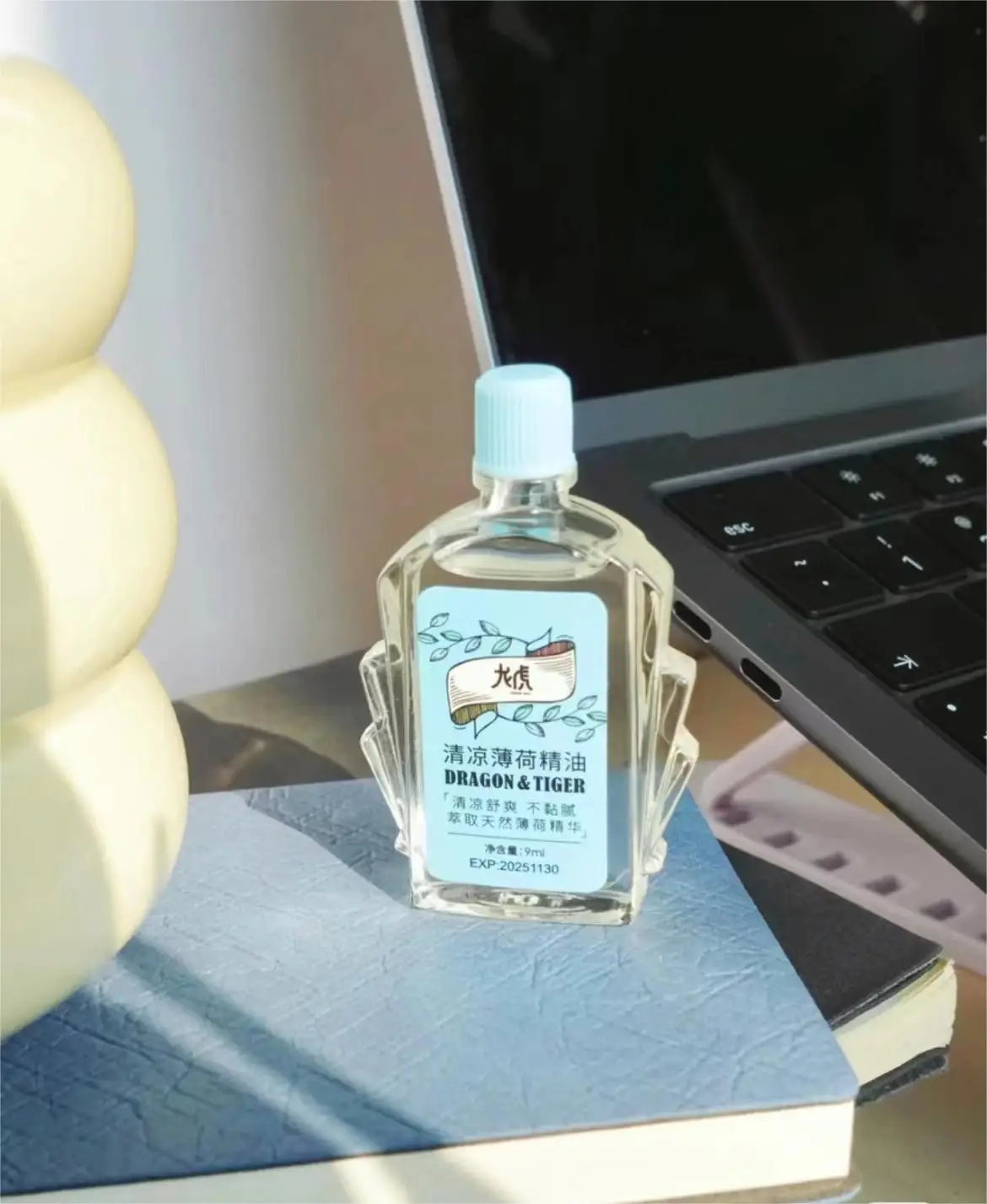 Traditional Chinese Medicine Summer Cooling Oil for fresh Brain Treat Headache Insect Stings anti itching