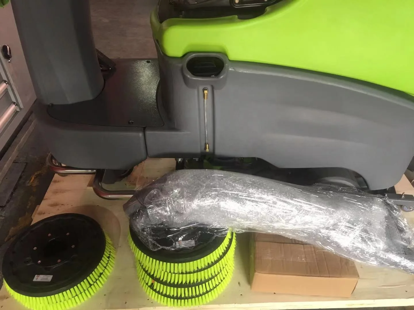 automatic Ride on floor washer scrubber Floor Sweeper Machine advance commercial tile floor cleaning machine