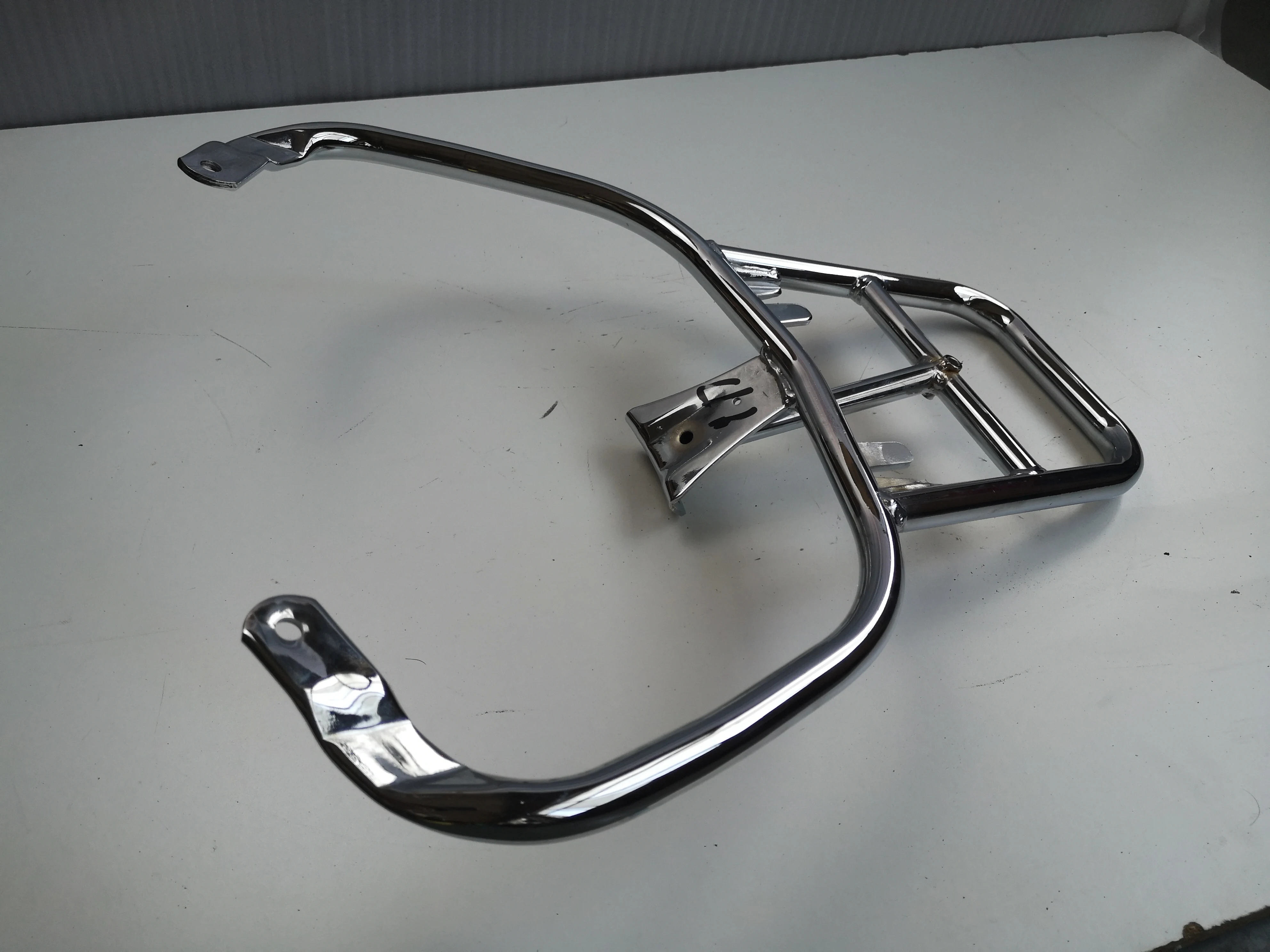 91439 Low Price Universal Chrome Motorcycle Luggage Pannier Rear Luggage Rack Carrier For Vespa