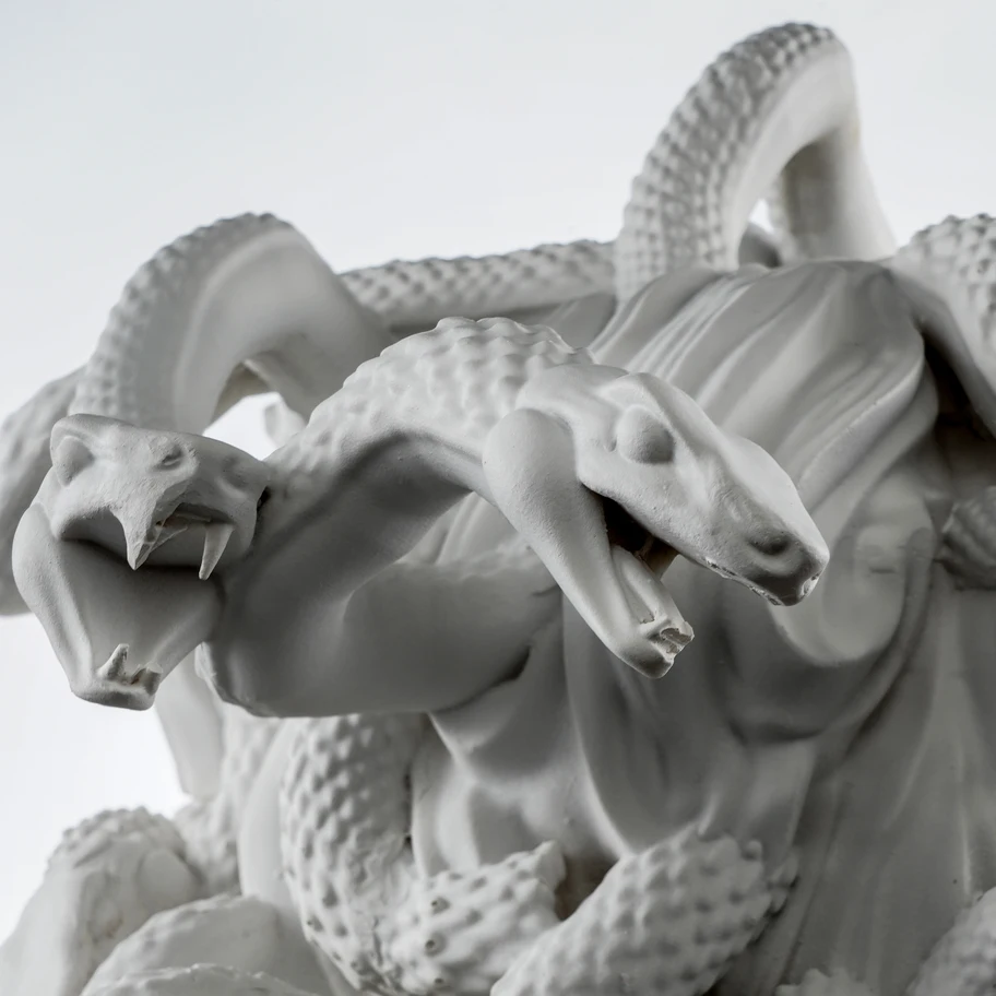 Customizable Medusa Head Statue for Sale Unique Design Composite Crafts Made in Vietnam