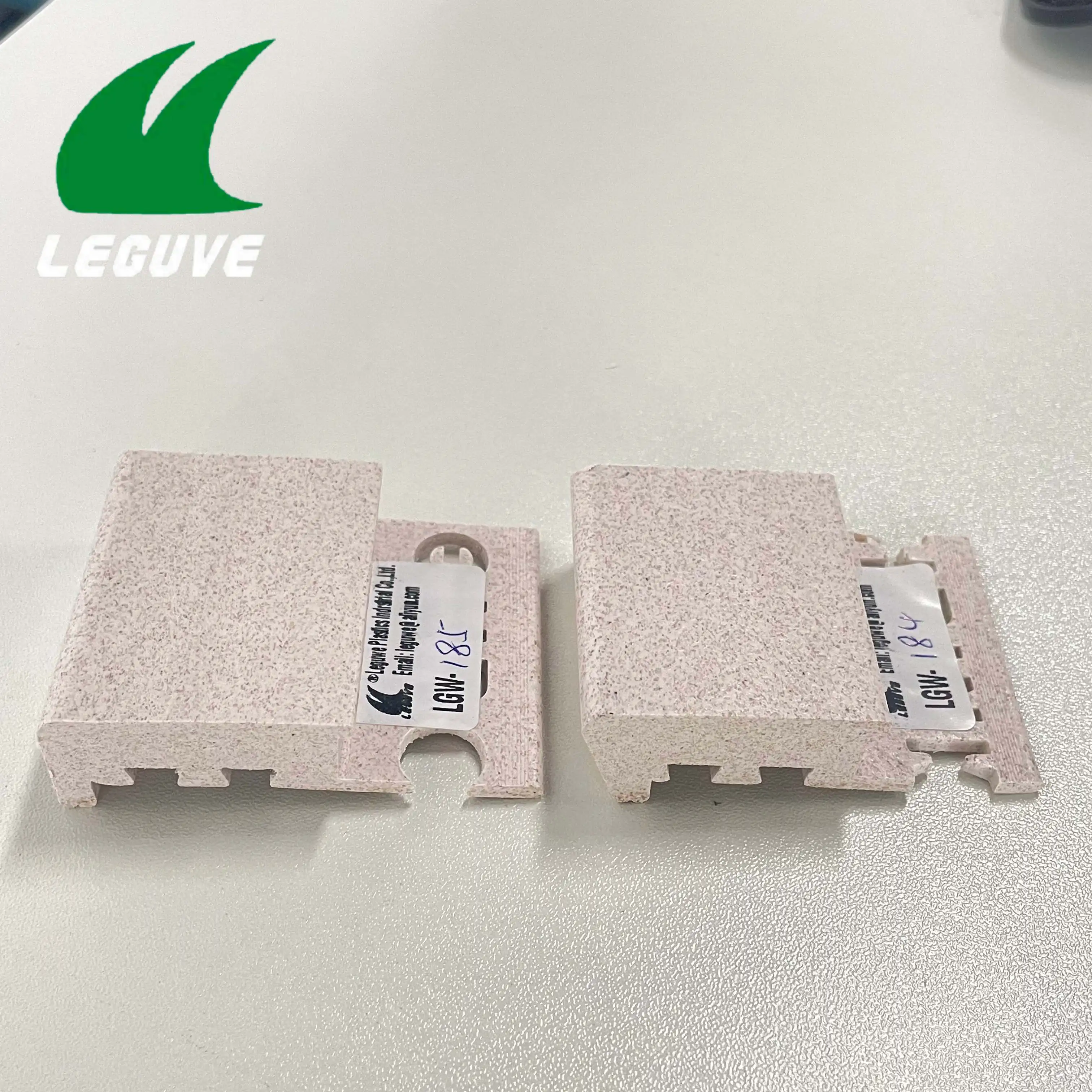 Leguwe Wood Plastic Composite Corner Edge Protection Durable WPC Trim for Construction