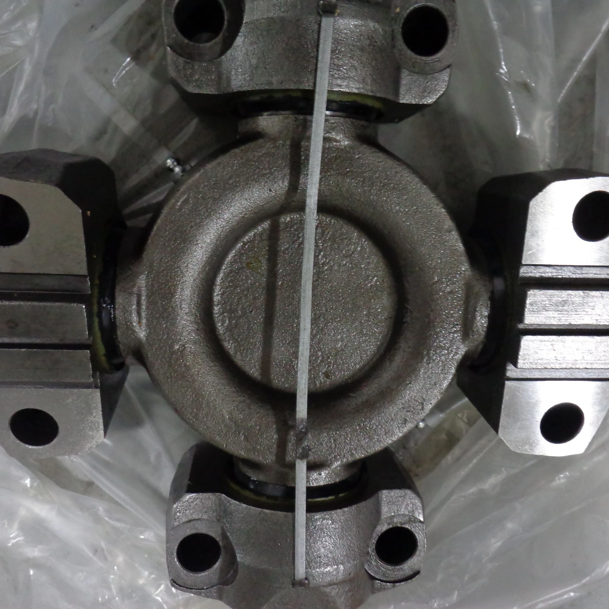 15271476 UNIVERSAL JOINT  for T erex Mining truck parts TR100