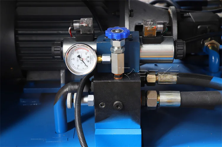 Professional Hydraulic Sheet Metal Combined Ironworker Punching Machine For Sale