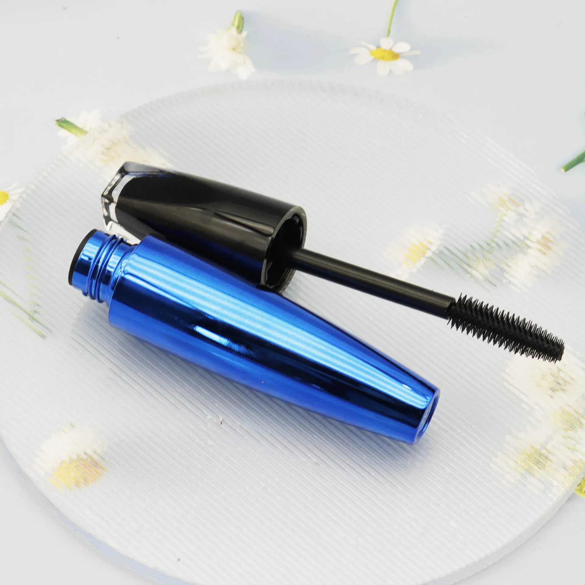 Anti smudge, thick curl, waterproof and logo free eye black