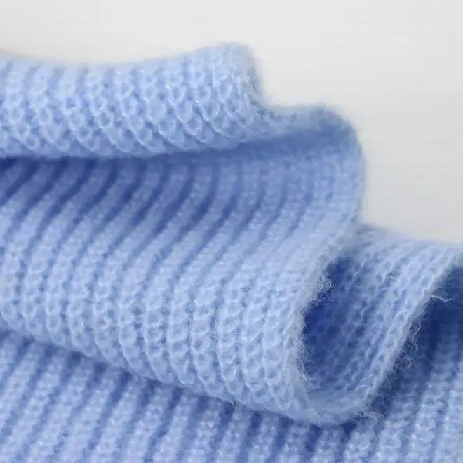 XINGLIN Factory WholeSale  9NM /1 100% POLYESTER  Dry Net Weight Delivery Low Price Sweater Yarn for winter knitting machine