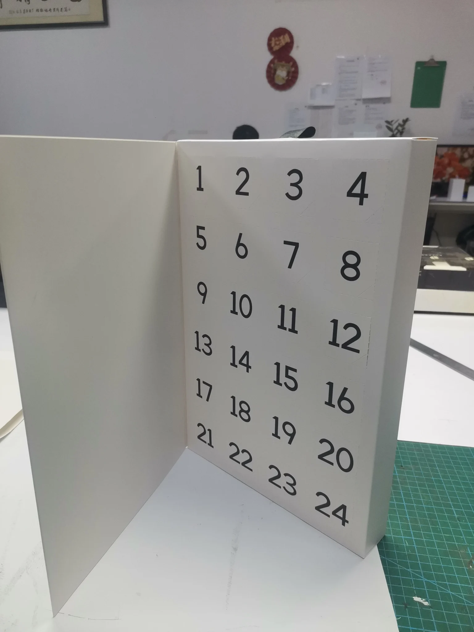 crown win custom special design 12 days wholesale blind surprise  advent calendar 25 days luxury gift paper box
