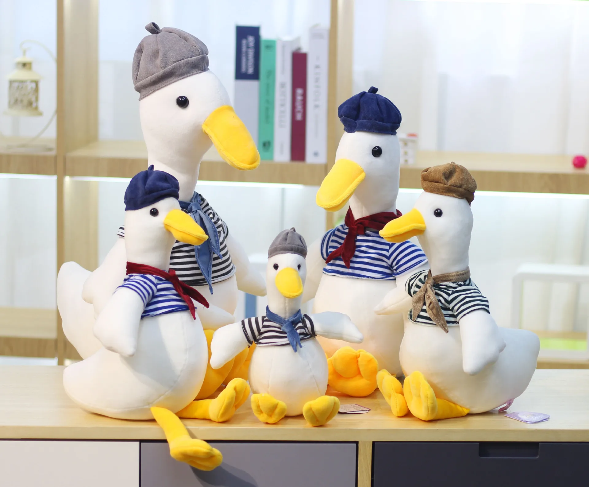 High Quality Colorful Plush Wholesale kawaii plush toy  Painter Goose toys custom mini plush duck toy  for Women