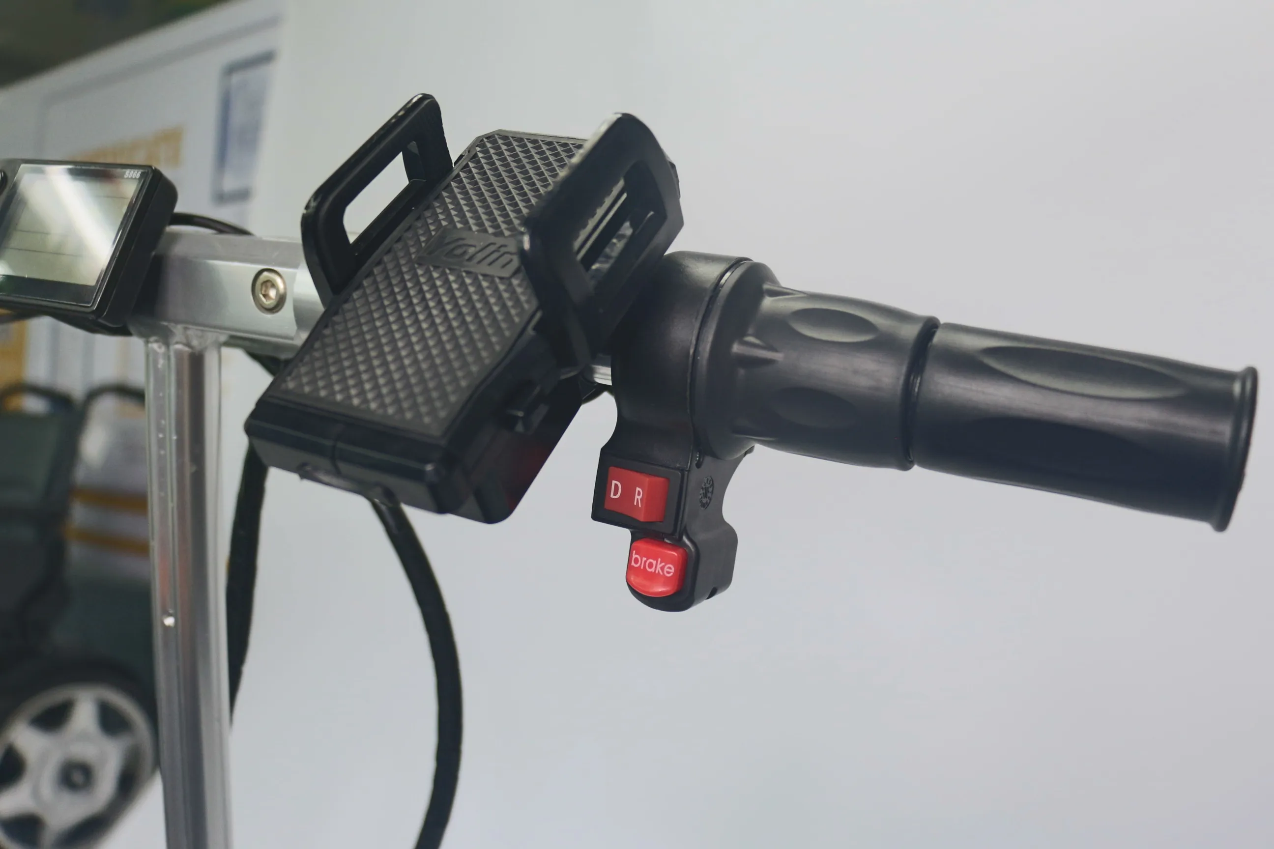 Intelligent Mobility Scooter Aluminum Folding Lightweight 250W Power Electric Scooter for Elderly Disabled