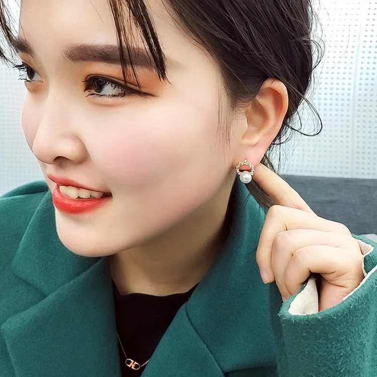  Jewelry 925 silver needle Korean geometric round small pearl earrings simple gentle diamond for women
