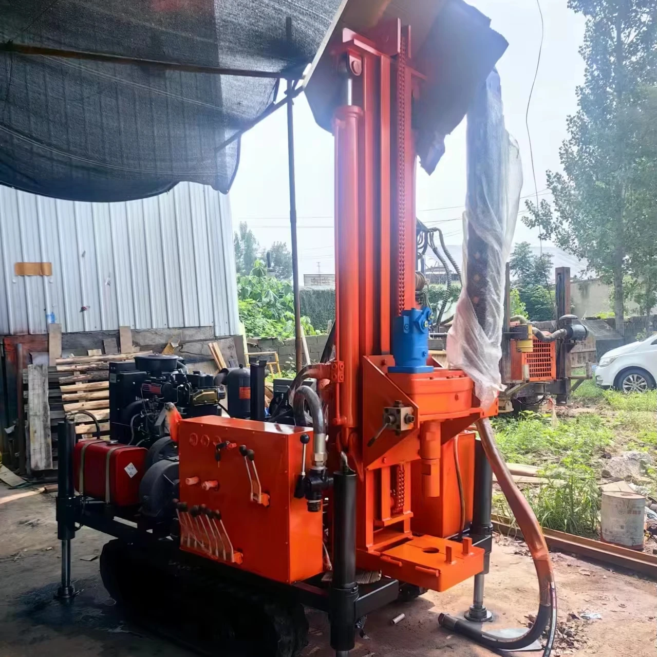 Factory price 200m deep hole water well drilling rig with free mud pump suitable for family farm mountainous area