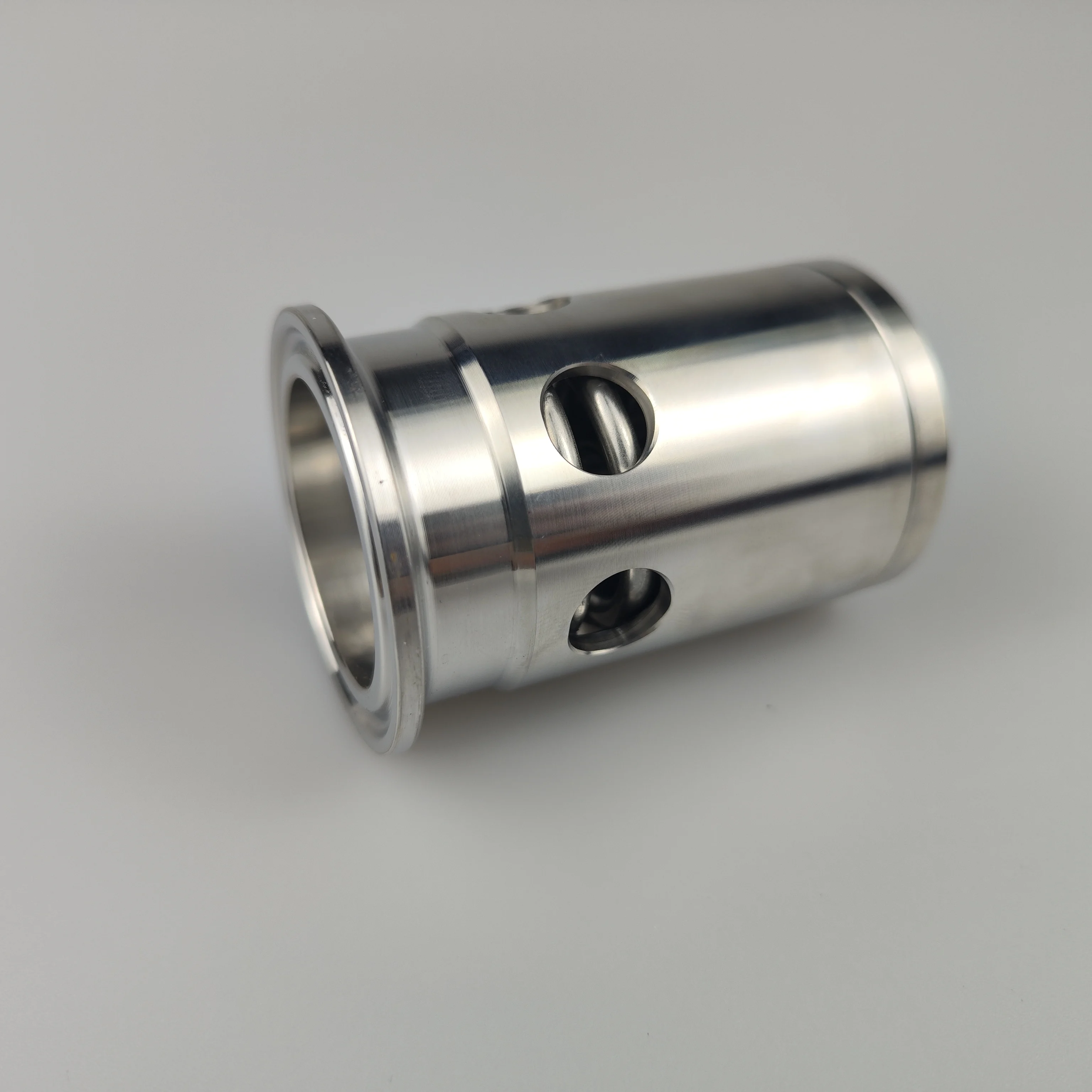 Санитарный вакуумный воздухозапускающий дыхательный клапан трехзажимный санитарный регулируемый для сброса