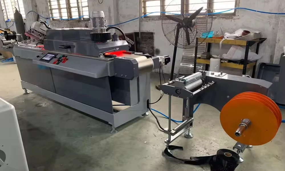 JDZ-2001 China Jingda One Color 5m/Min High Speed Roll To Roll Silk Screen Printing Machine For Clothing Care Label