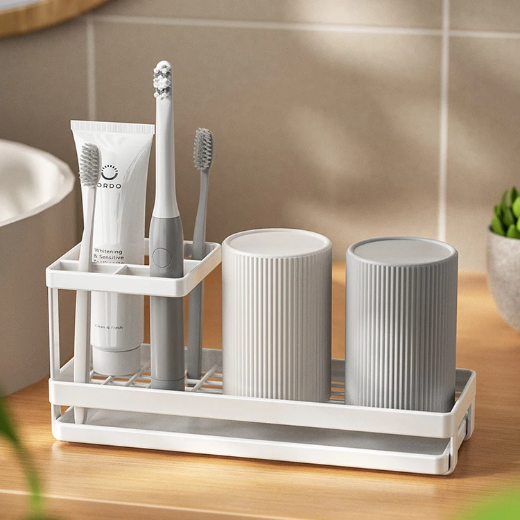 Creative Simple Design High Quality Metal Bathroom Accessory Toothbrush Holder Carbon Steel Mouthwash Cup Storage Rack