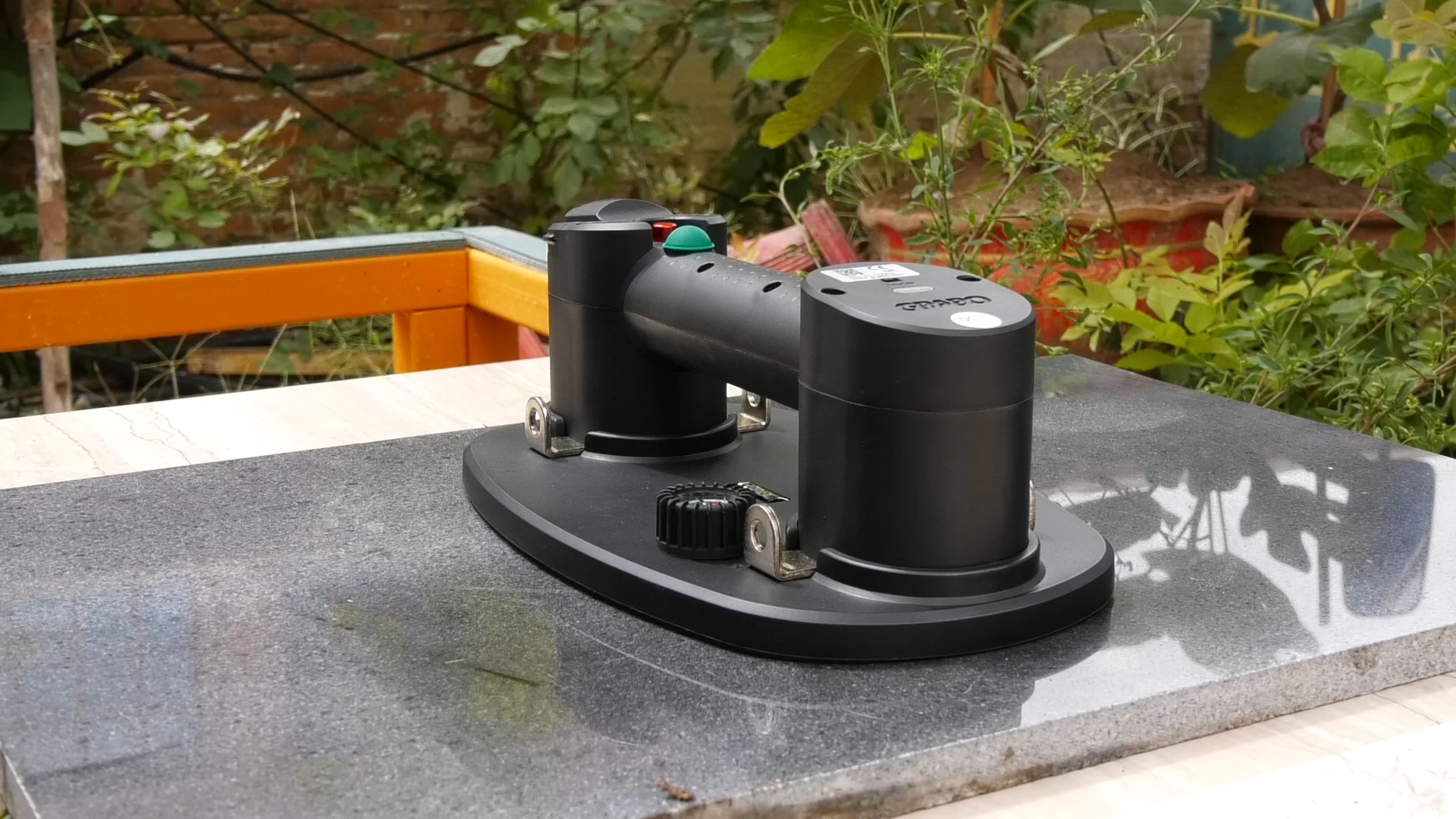 Portable Battery Electric Vacuum Suction Cup Lifter Wood Dry-Wall Granite Glass Tiles Glass Lifter