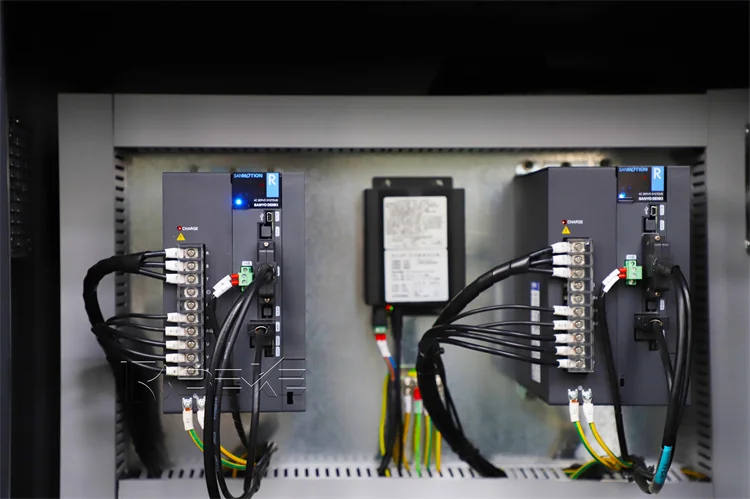 Full Electric Sheet Metal Press Brake Machine 35T1350 Press Brake servo