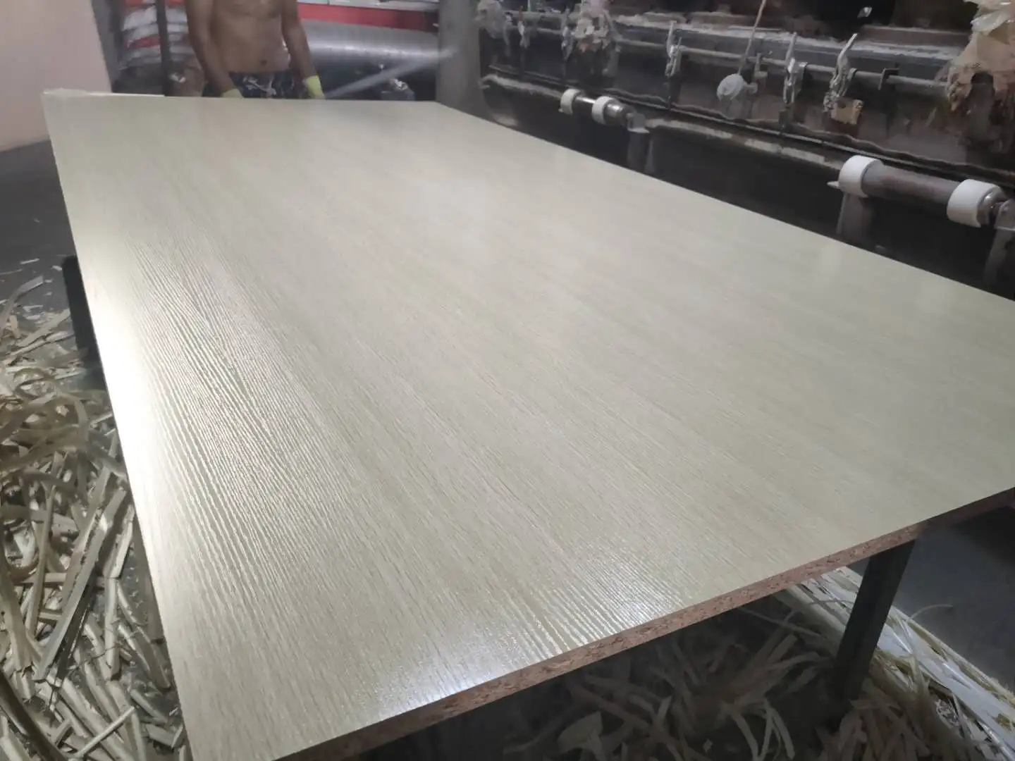 18mm melamine particle board  chipboard for best furniture