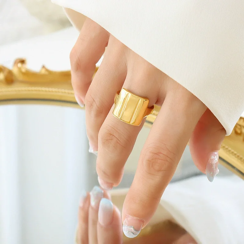 Женское металлическое кольцо с квадратной текстурой 18 карат