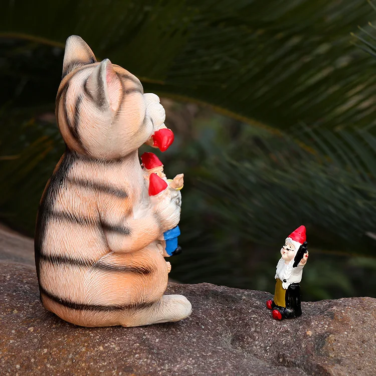 Modern garden sculpture Cats eat gnome folk crafts animal gnome resin cat statue
