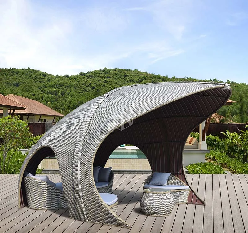 Leisure Patio Wicker Rattan Furniture Table and Heart Shape Chairs Dining Set Outdoor Garden Set