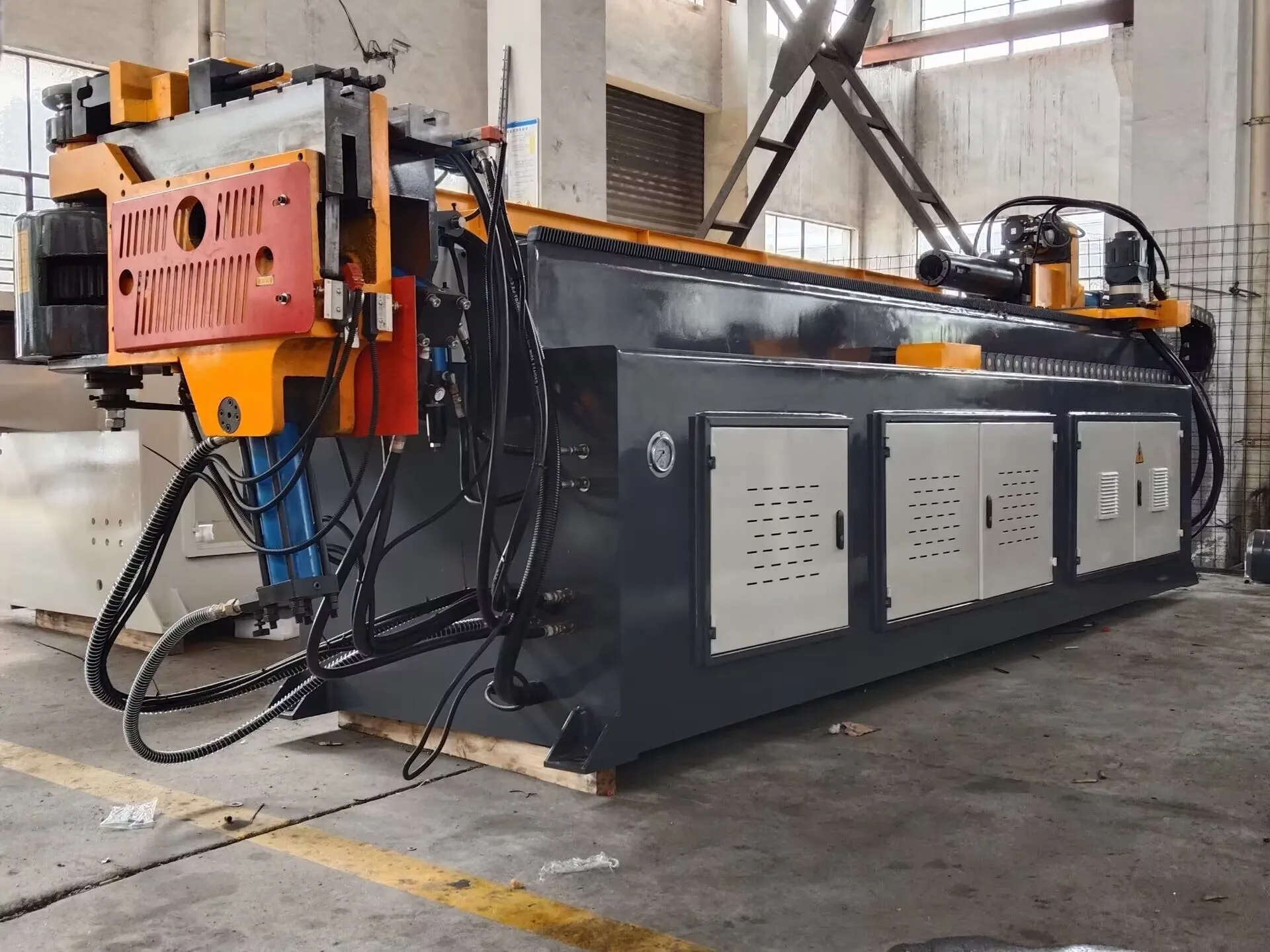 5.5kw 180 градусов 75 мм 63 медная металлическая нержавеющая сталь оправка круглая cnc трубы и трубогибочная машина