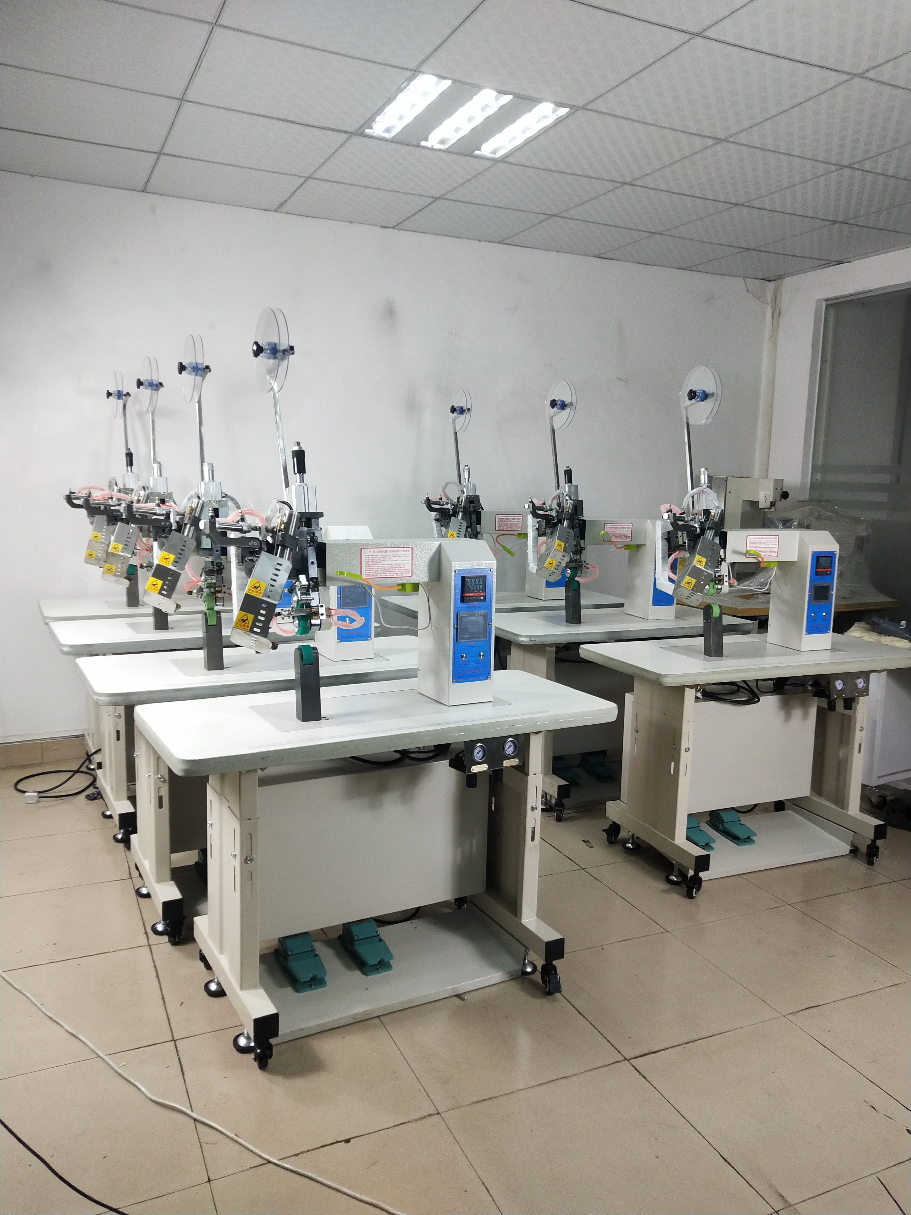 
hot air seam sealing tape machine Waterproof footwear seam sealing machine 