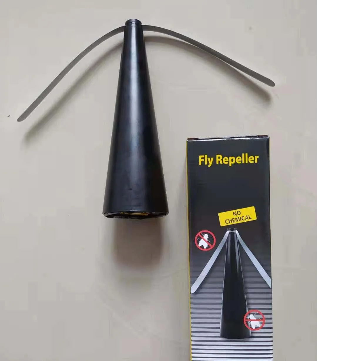 Fly repeller no chemical battery powered
