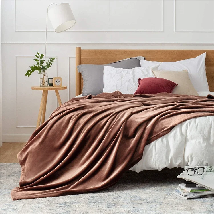 Wholesale polyester custom solid color throw blanket coral flannel fleece blanket