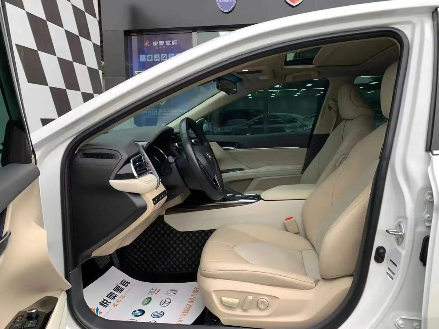 2019 Toyota Camry в хорошем состоянии Подержанный автомобиль