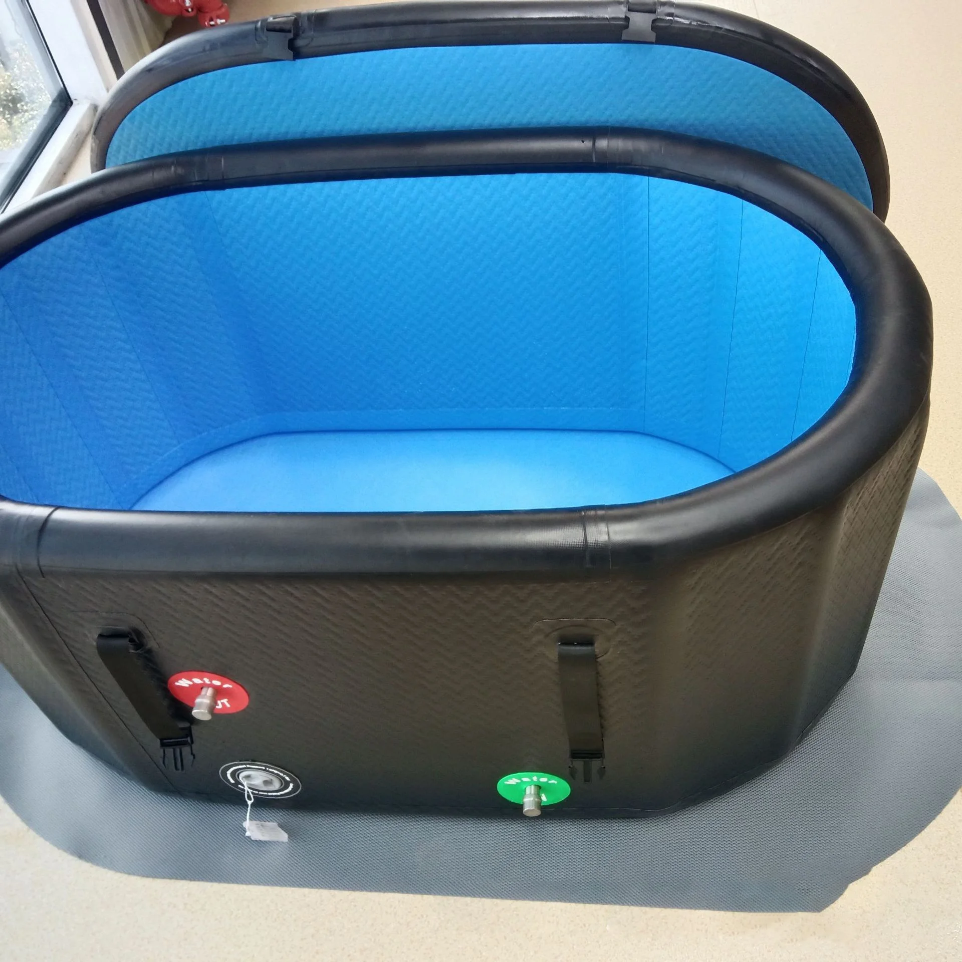 Portable Ice Bath Tub Cooling Water Therapy PVC Inflatable Cold Plunge Bath Ice Tubs for Adults Fitness Recovery