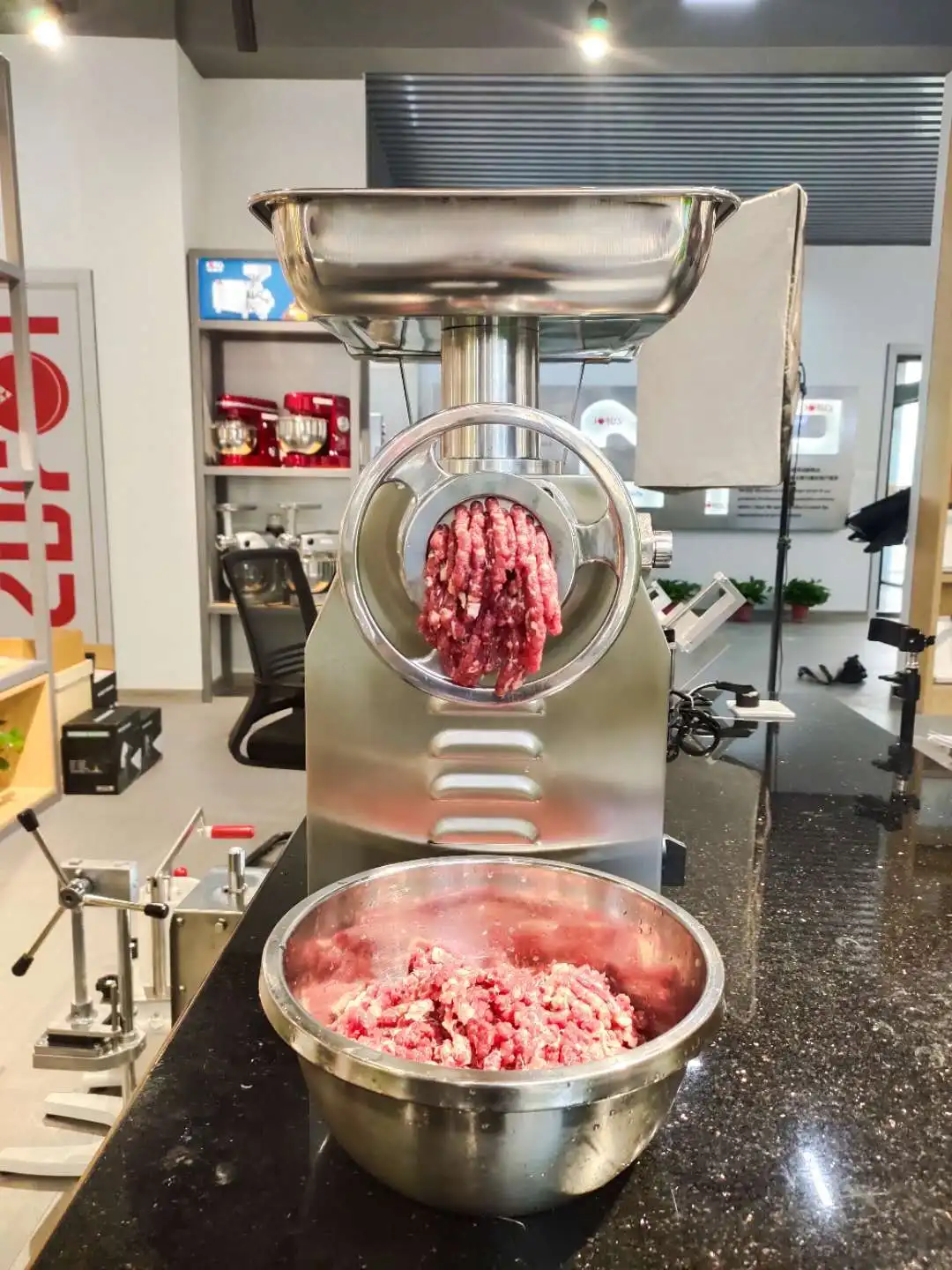 TK22 Commercial Meat Mincer Frozen meat Chicken grinder machine 1100W