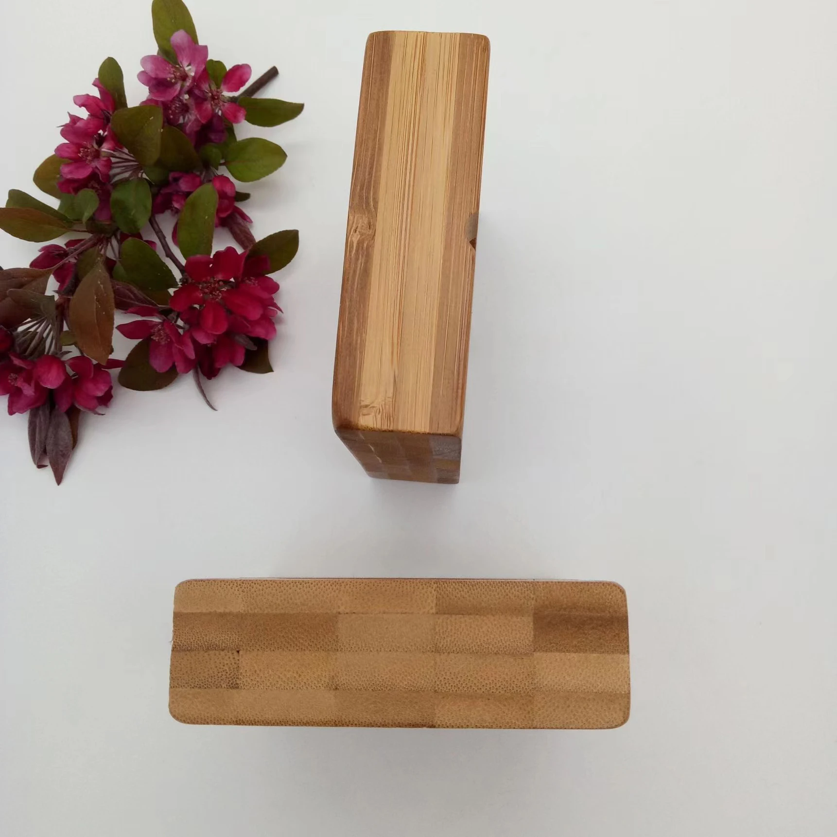Wholesale beautiful and practical simple bamboo ashtray elegant square design ashtray 10*10*3cm