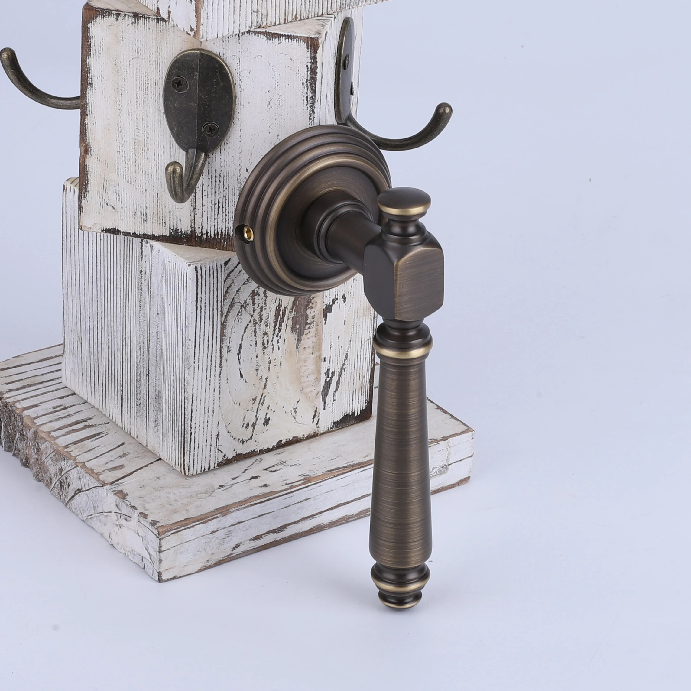 High-End Luxury Safety Bathroom Door Lock Interior Antique Brass Casting Gold Door Handles