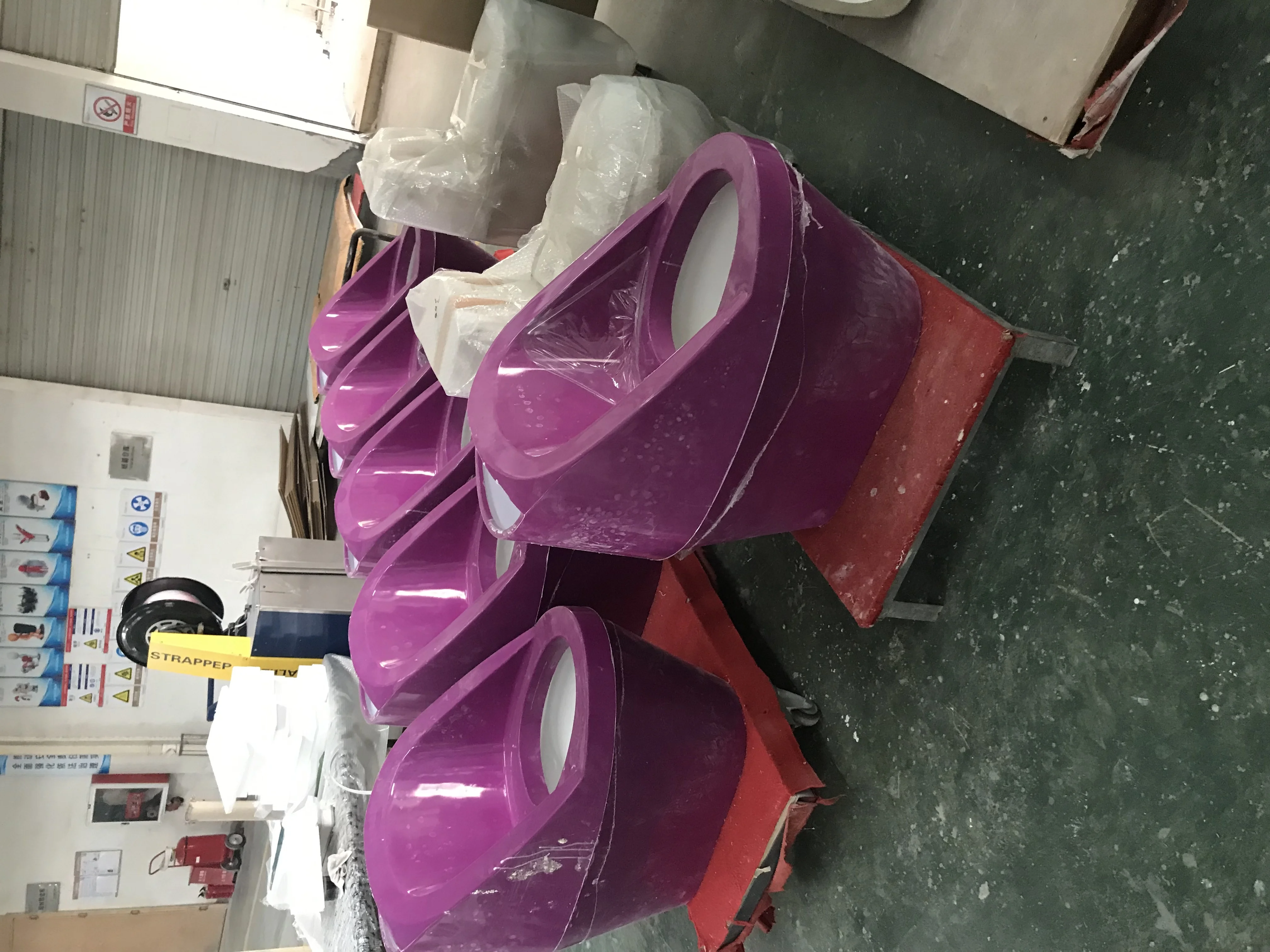 Alibaba wholesales price fashion classical sanitaryware plastic pink one piece toilet