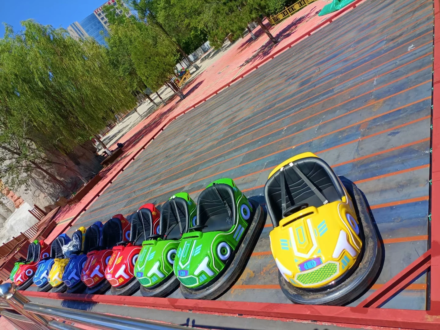 bumper car  dodgem car  autoscooter  electric bumper car