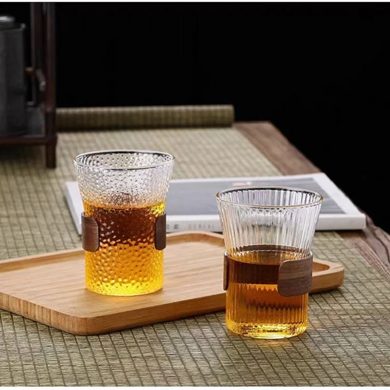 Hammer pattern glass tea cup high temperature borosilicate glass with wood anti-scalding hand guard Heat-resistant glass cup