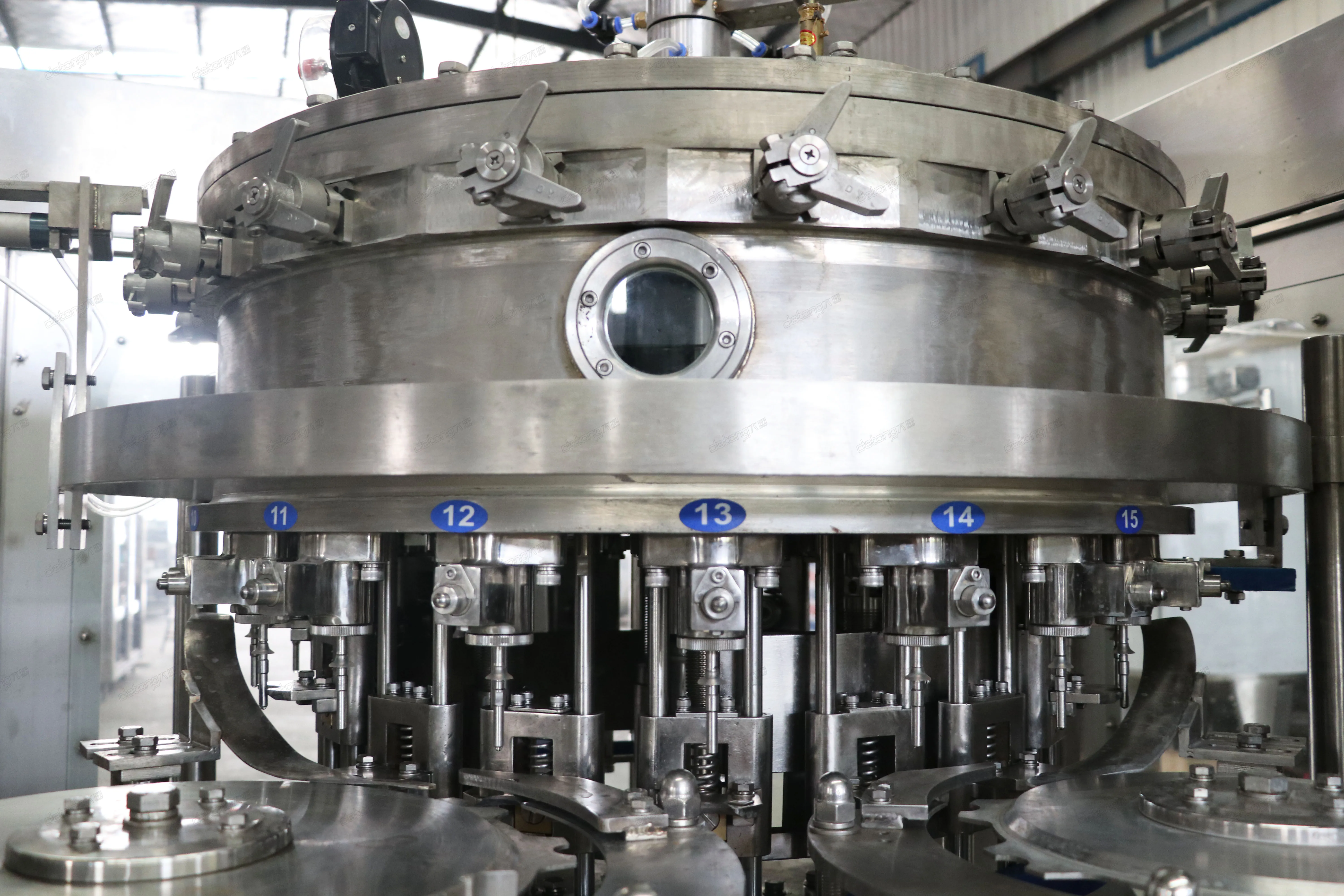 Carbonated Glass Bottle Beverage Making Machine Alcohol Vodka Bottling Machine