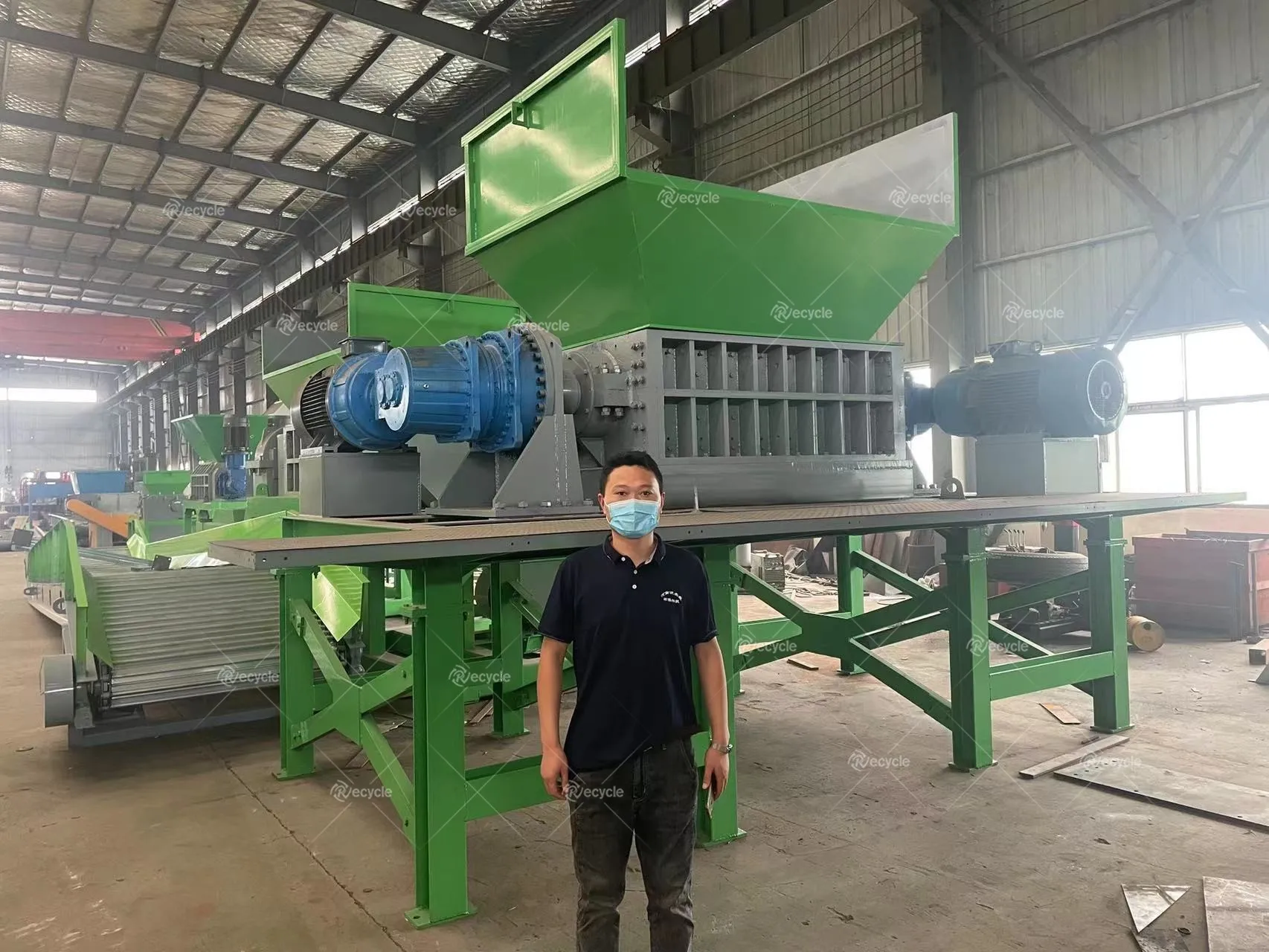 High Efficiency 2 Shaft Plastic Recycling Machinery Tires Scrap Tyre Metal Shredder Machine