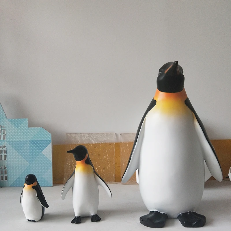 Customized Penguin Animal Sculpture Fiberglass animal sculpture For Shopping Mall Amusement Park Aquarium