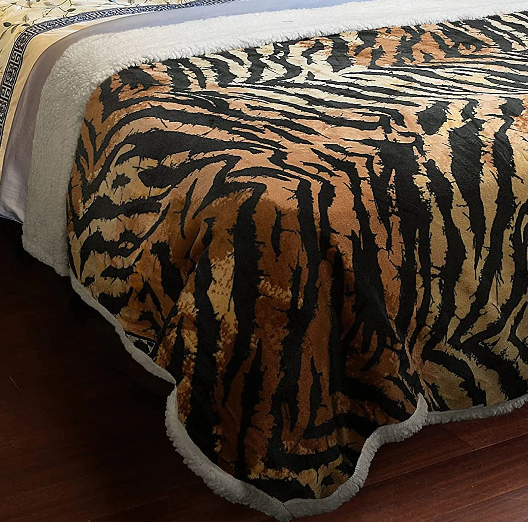 Super Soft Fuzzy Flannel Fleece Sherpa Blanket Thick Warm bed Blanket for Winter Reversible Plush fleece  Blanket