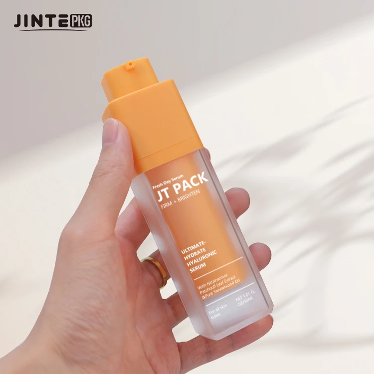 Square Plastic Cosmetic Packaging Bottle With Twist Up Pump For Skincare Serum Cream