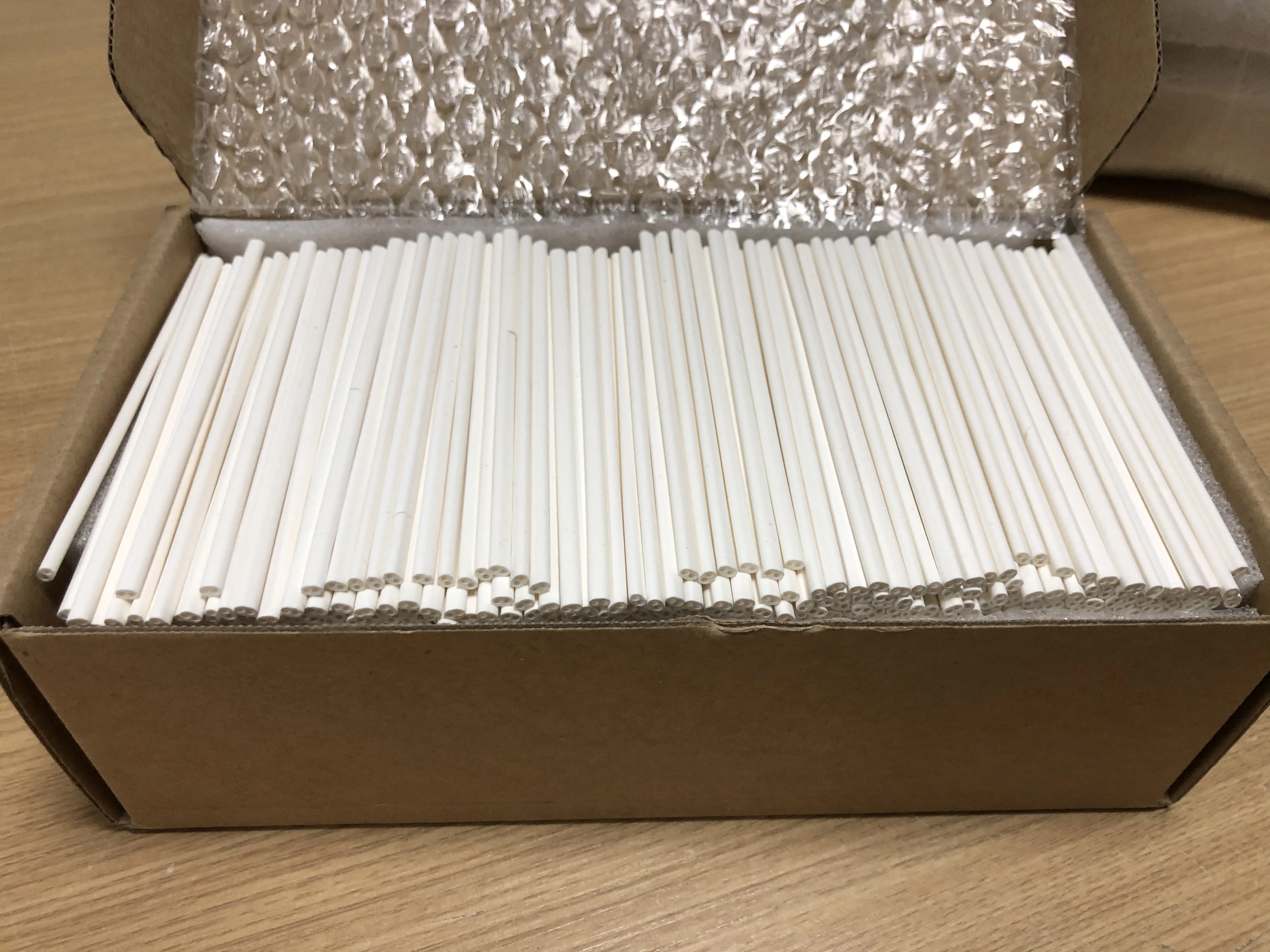 Four-Hole Magnesium Oxide Rod for Thermocouple Two Large Two-Hole Magnesium Oxide Tubes