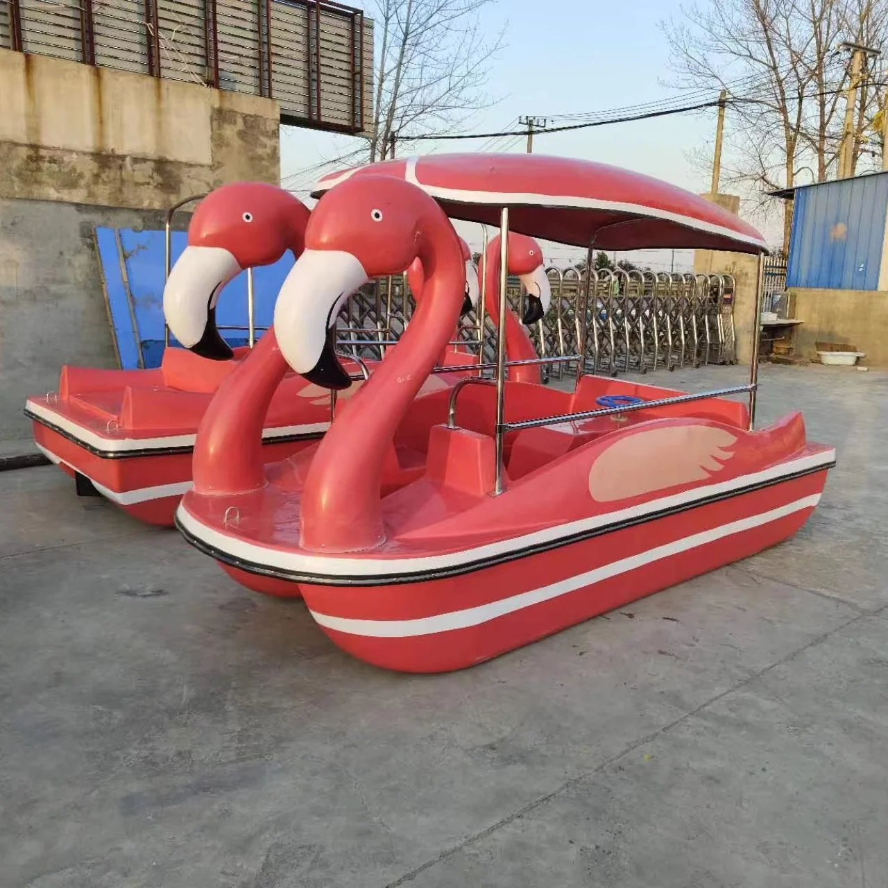 New arrival cartoon colorful water park equipment for 4 people electric swan boat